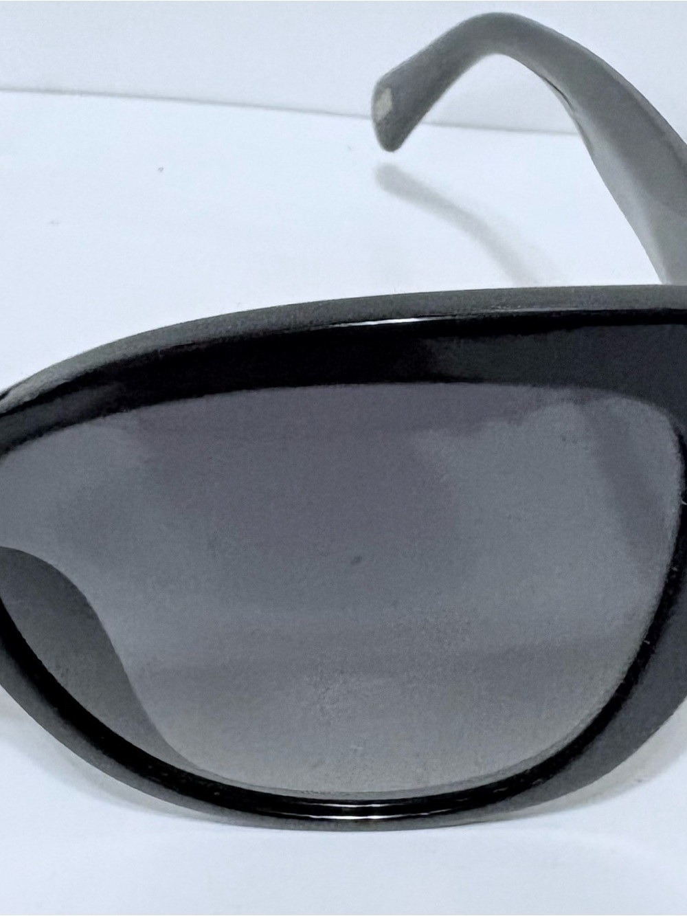 Diff Eyewear Polarized Black Cat-Eye Sunglasses - Picture 6 of 9